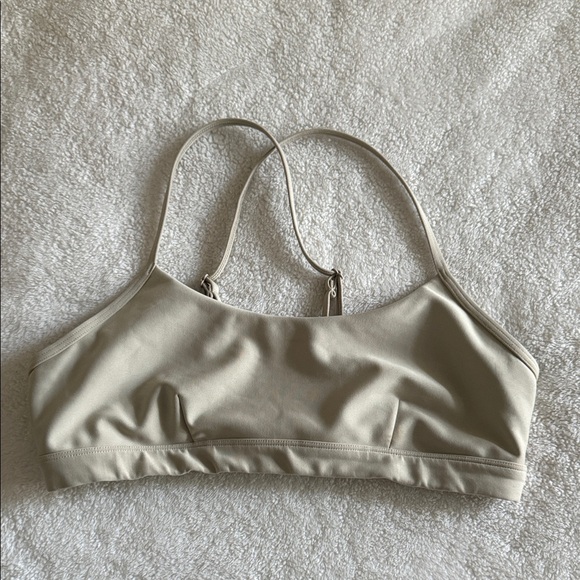 Alo Airlift intrigue bra - Picture 2 of 4